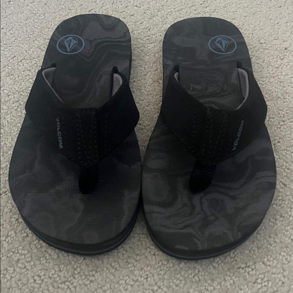 Volcom Black Flip Flops - Picture 2 of 2